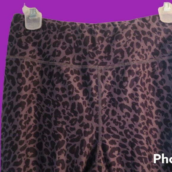 Juicy Couture sport animal print cheetah mesh leggings in gray and black size L - Picture 8 of 8